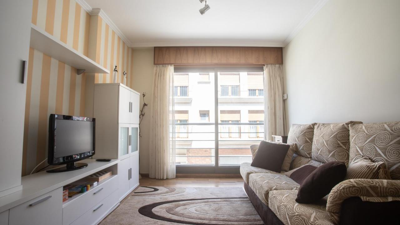 Apartamento En El Centro Con Plaza De Garaje A Guarda Esterno foto