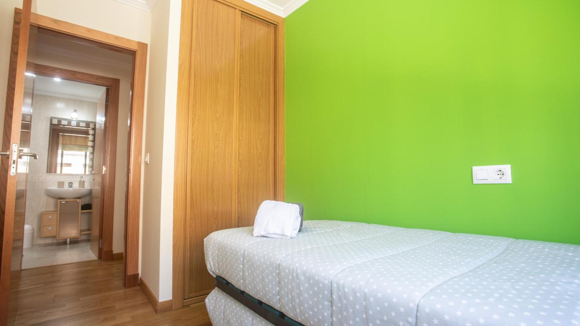 Apartamento En El Centro Con Plaza De Garaje A Guarda Esterno foto